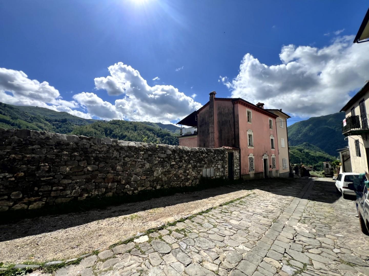 Casa indipendente con giardino, Borgo a Mozzano cerreto