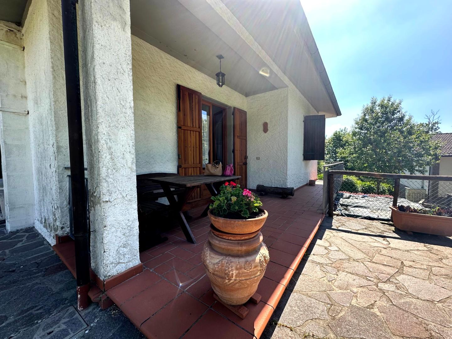 Villa Bifamiliare con giardino, Marliana goraiolo