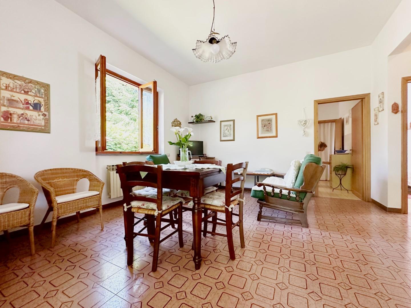 Villa Bifamiliare con giardino, Marliana goraiolo