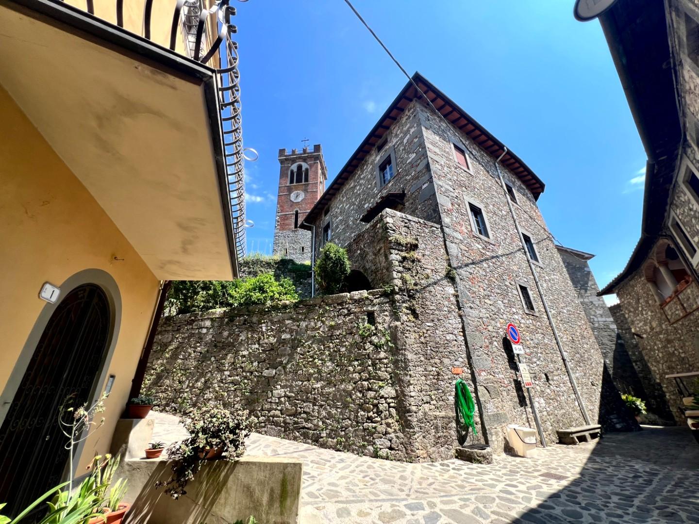 Casa indipendente con terrazzo, Borgo a Mozzano gioviano