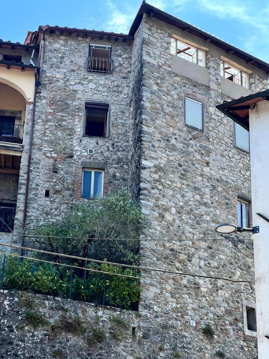 Casa indipendente con terrazzo, Borgo a Mozzano gioviano
