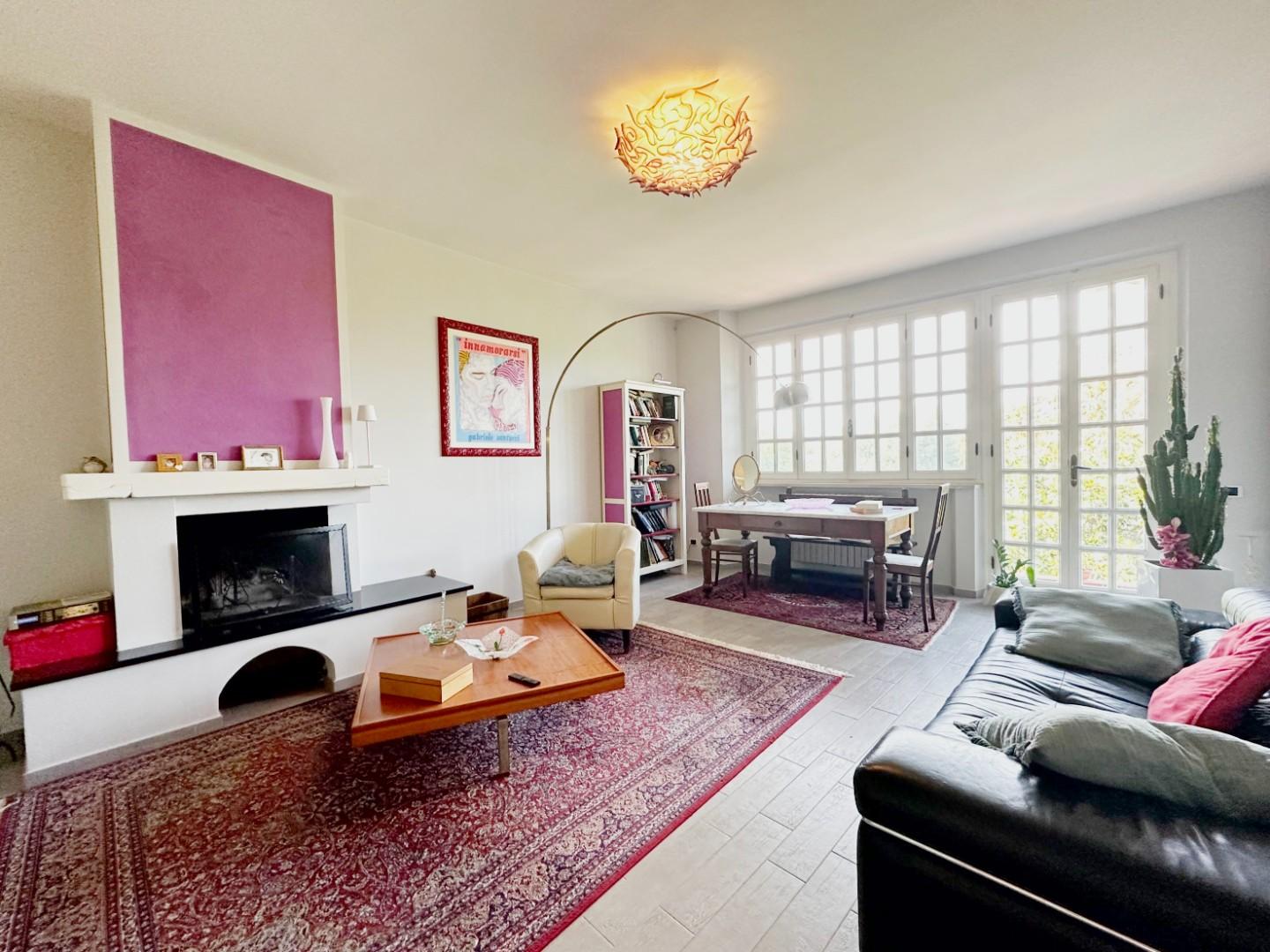 Appartamento con terrazzo, Lucca meati