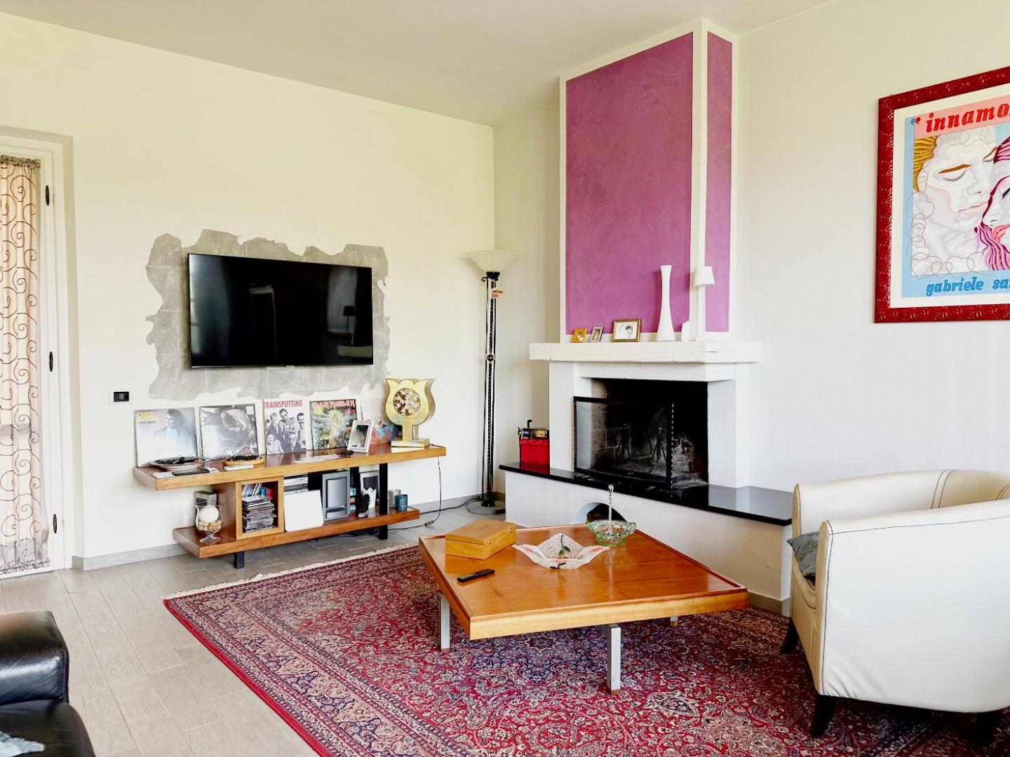 Appartamento con terrazzo, Lucca meati