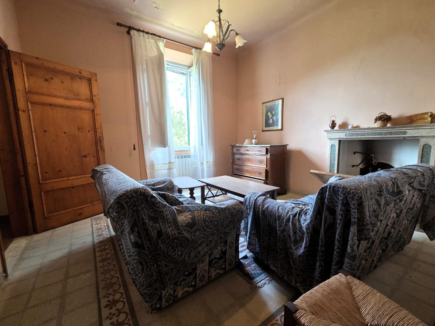Villa con giardino, Lucca mastiano
