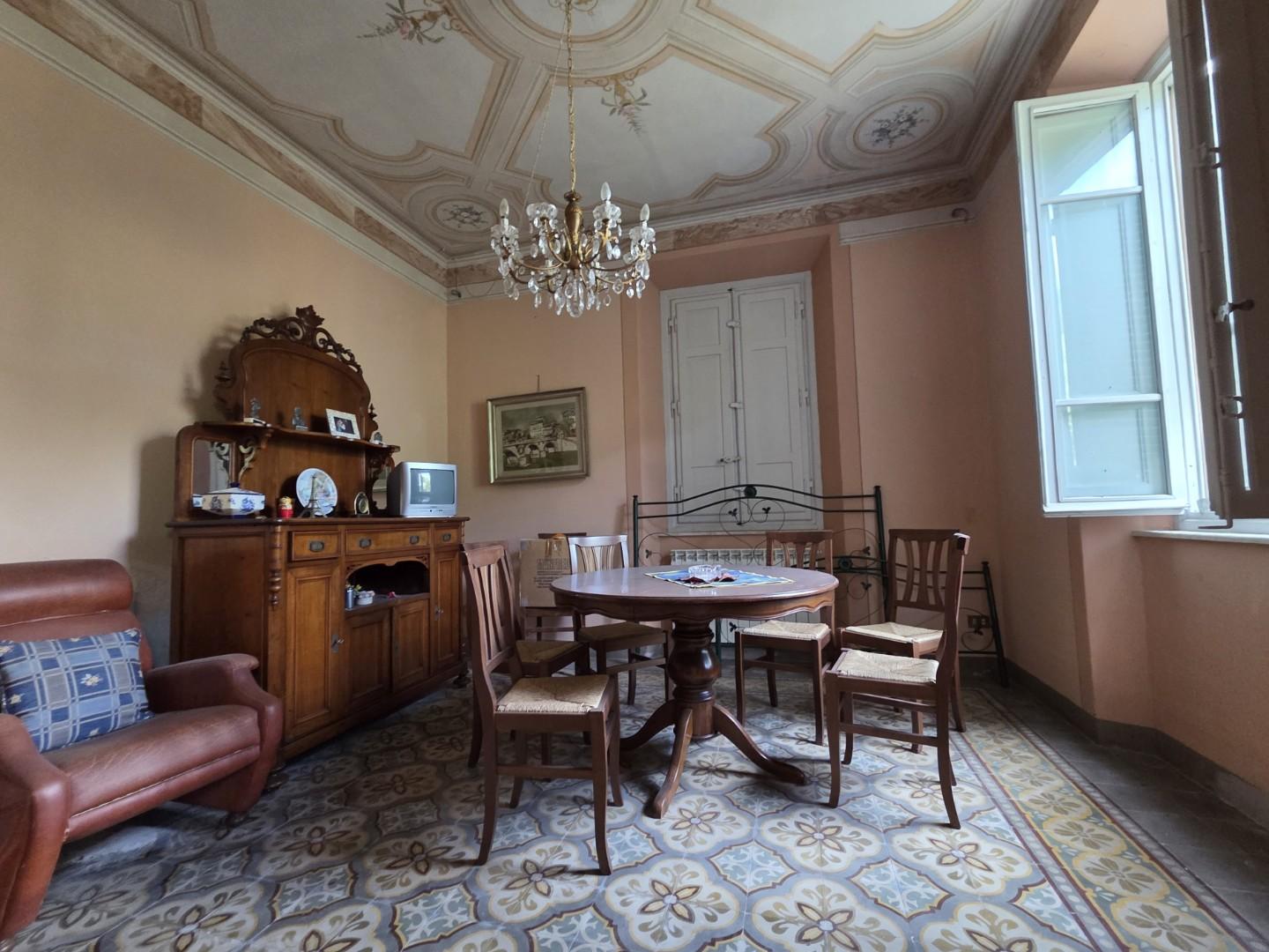 Villa con giardino, Lucca mastiano