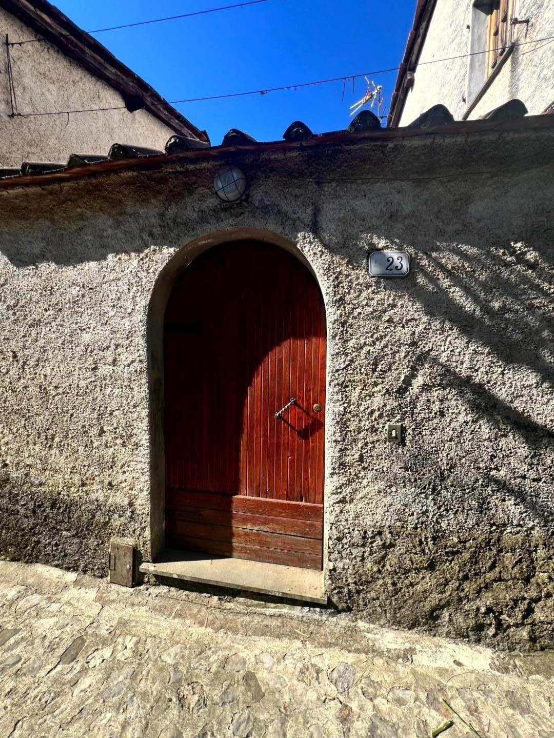 Casa indipendente con terrazzi, Borgo a Mozzano partigliano