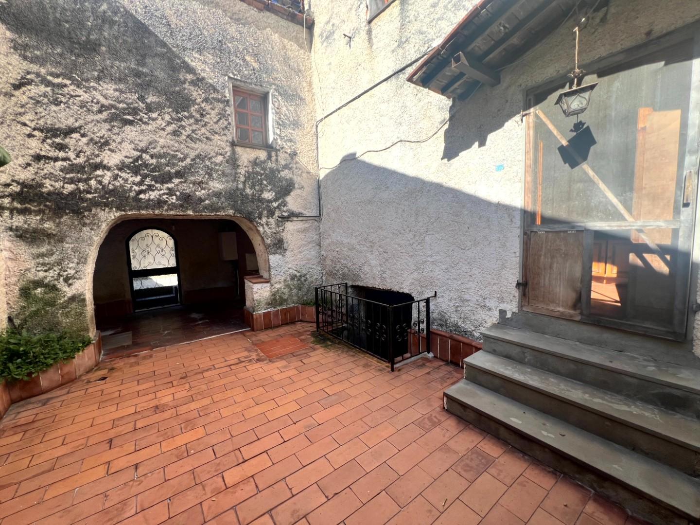 Casa indipendente con terrazzi, Borgo a Mozzano partigliano