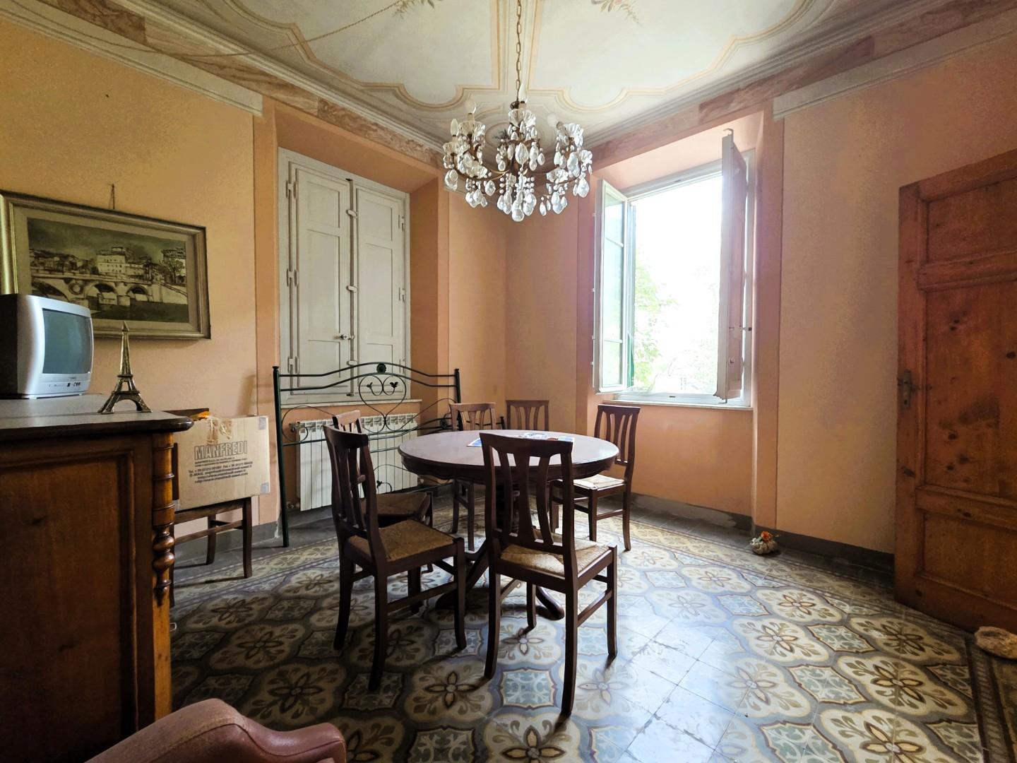 Villa con giardino, Lucca mastiano
