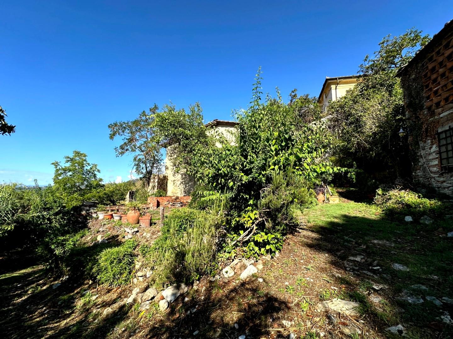 Rustico con giardino a Serravalle Pistoiese