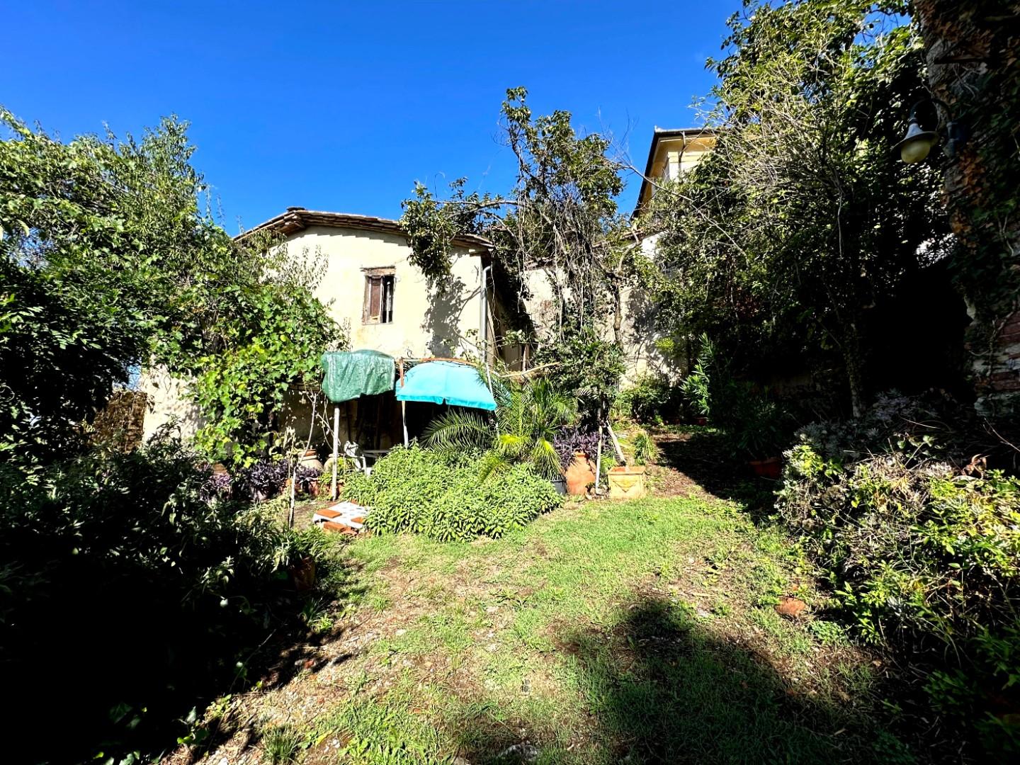Rustico con giardino a Serravalle Pistoiese