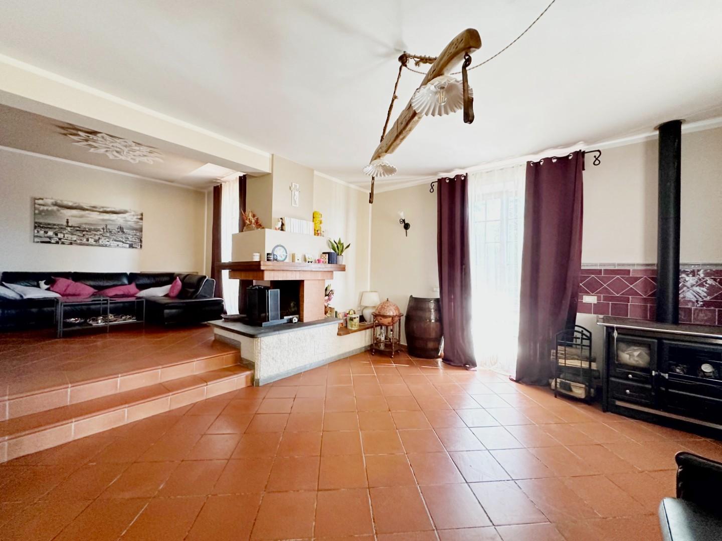 Casa indipendente con giardino, Marliana femminamorta