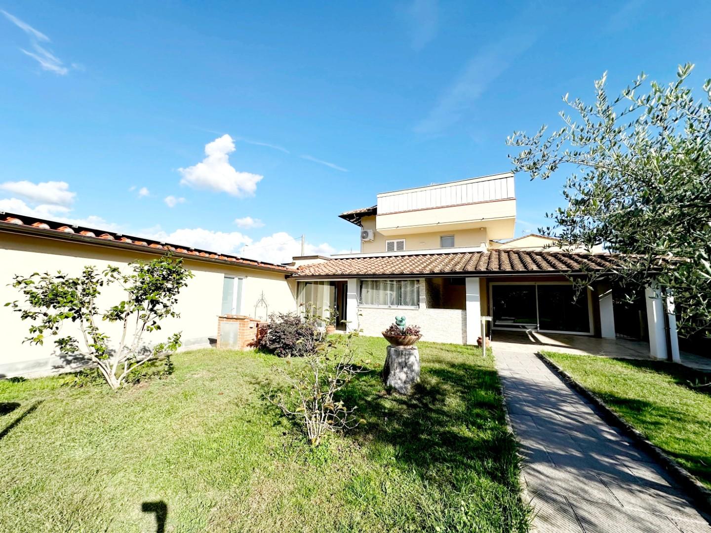 Casa indipendente con giardino a Uzzano
