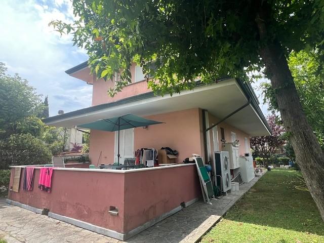 Villa Bifamiliare in vendita, Massa marina di