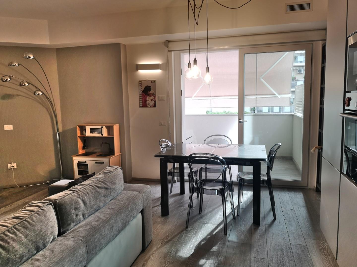 Trilocale con terrazzi, Massa zecca