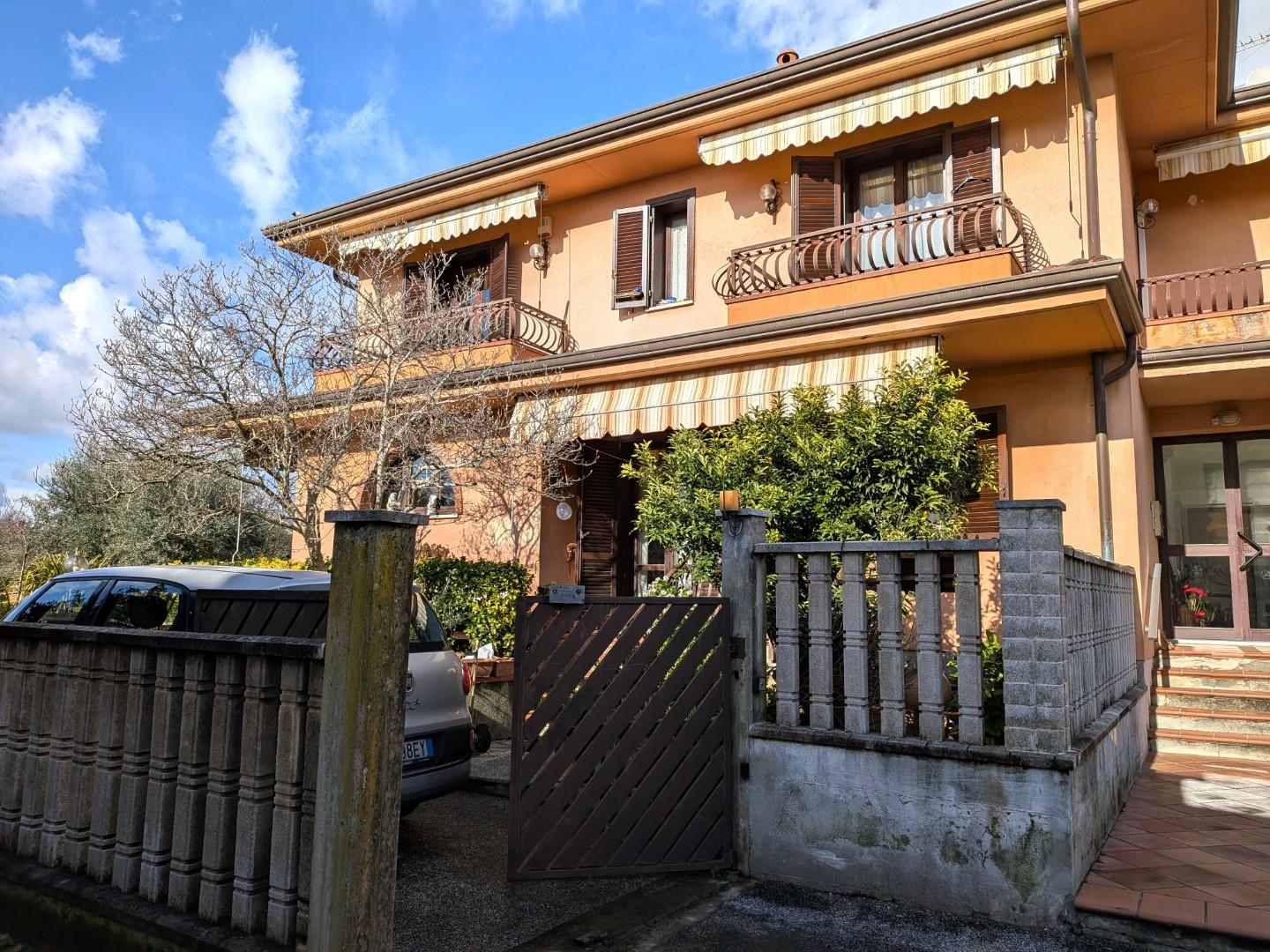 Casa indipendente con giardino, Massa quercioli