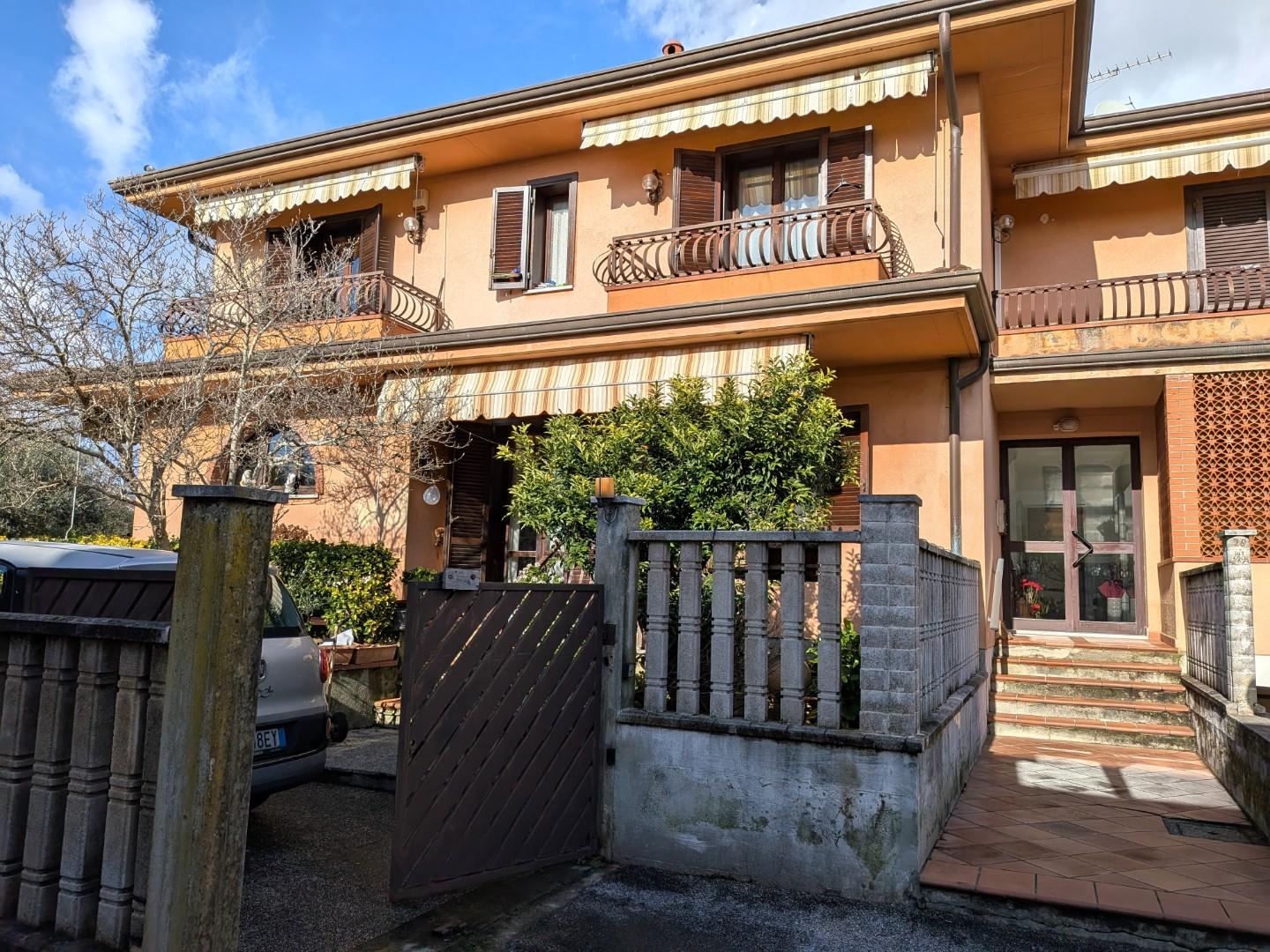 Casa indipendente con giardino, Massa quercioli