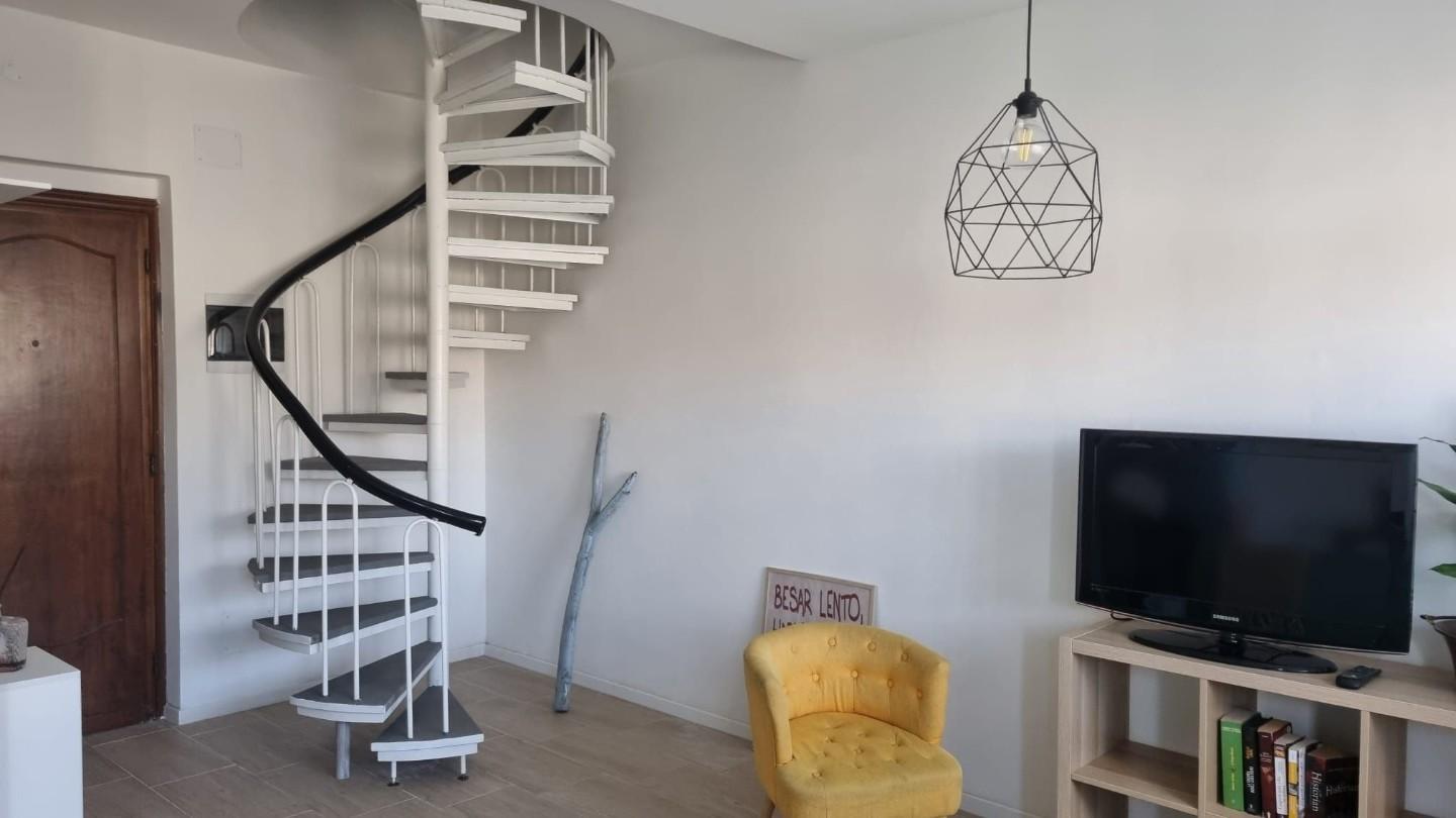 Trilocale con terrazzo, Massa marina di