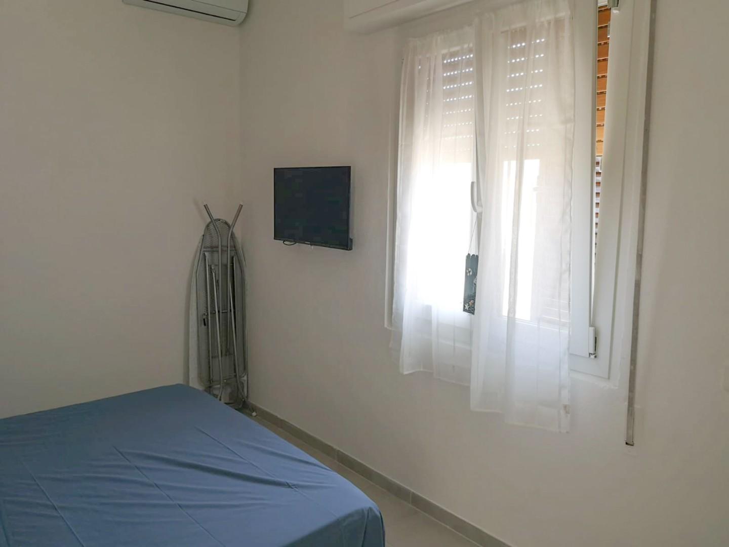 Bilocale arredato in affitto, Massa marina di
