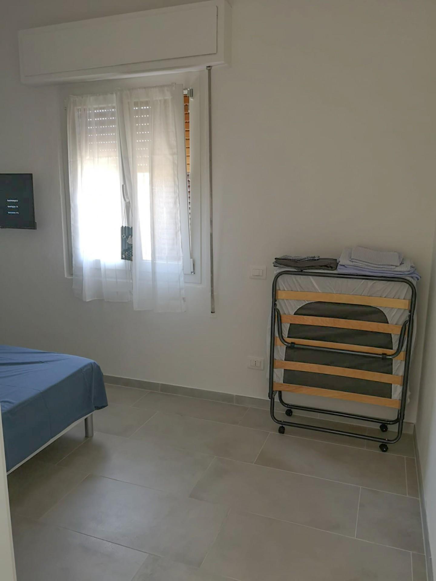 Bilocale arredato in affitto, Massa marina di