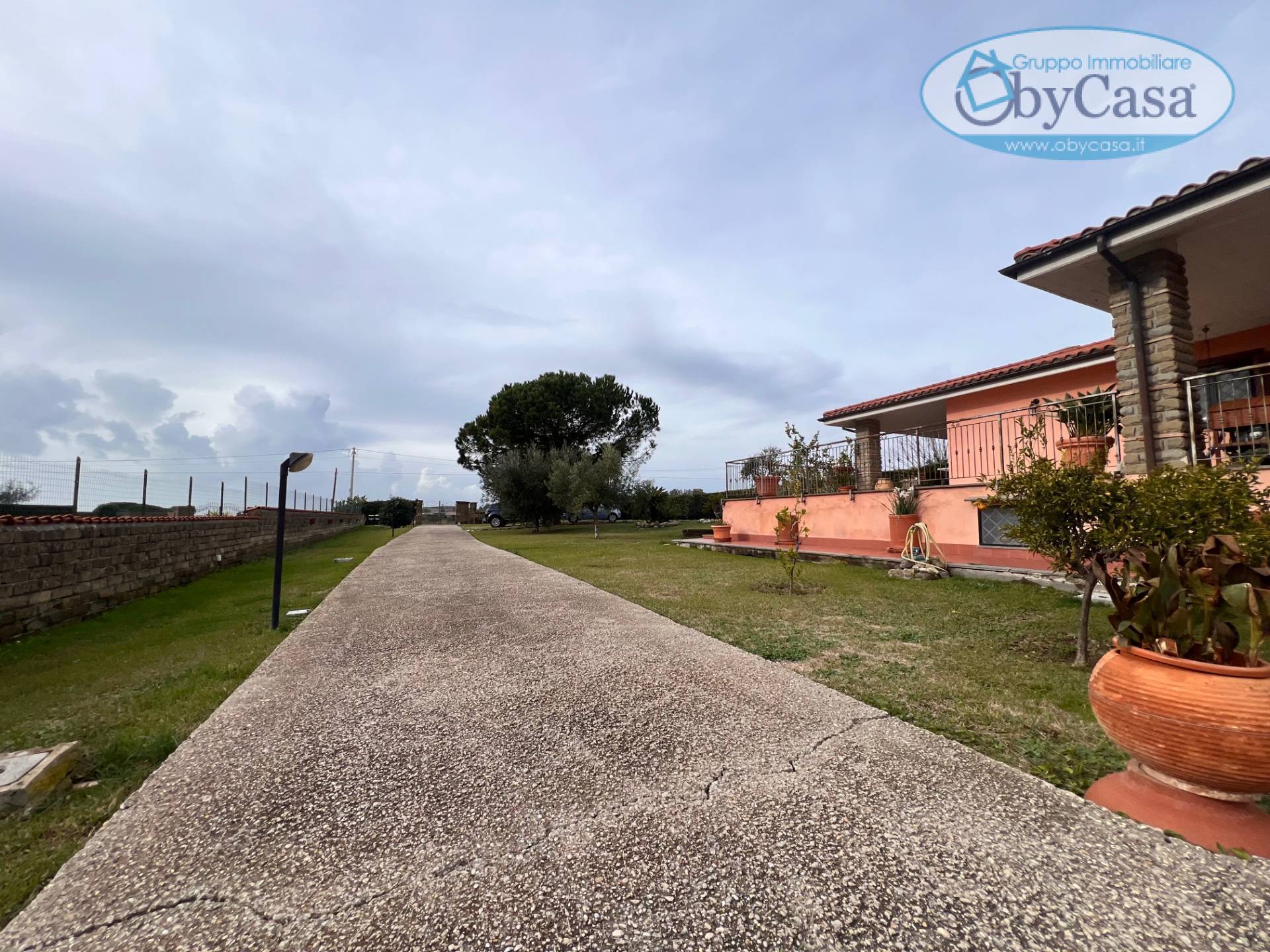 Villa Bifamiliare in vendita a Cerveteri, Campagna (Via del Sasso)