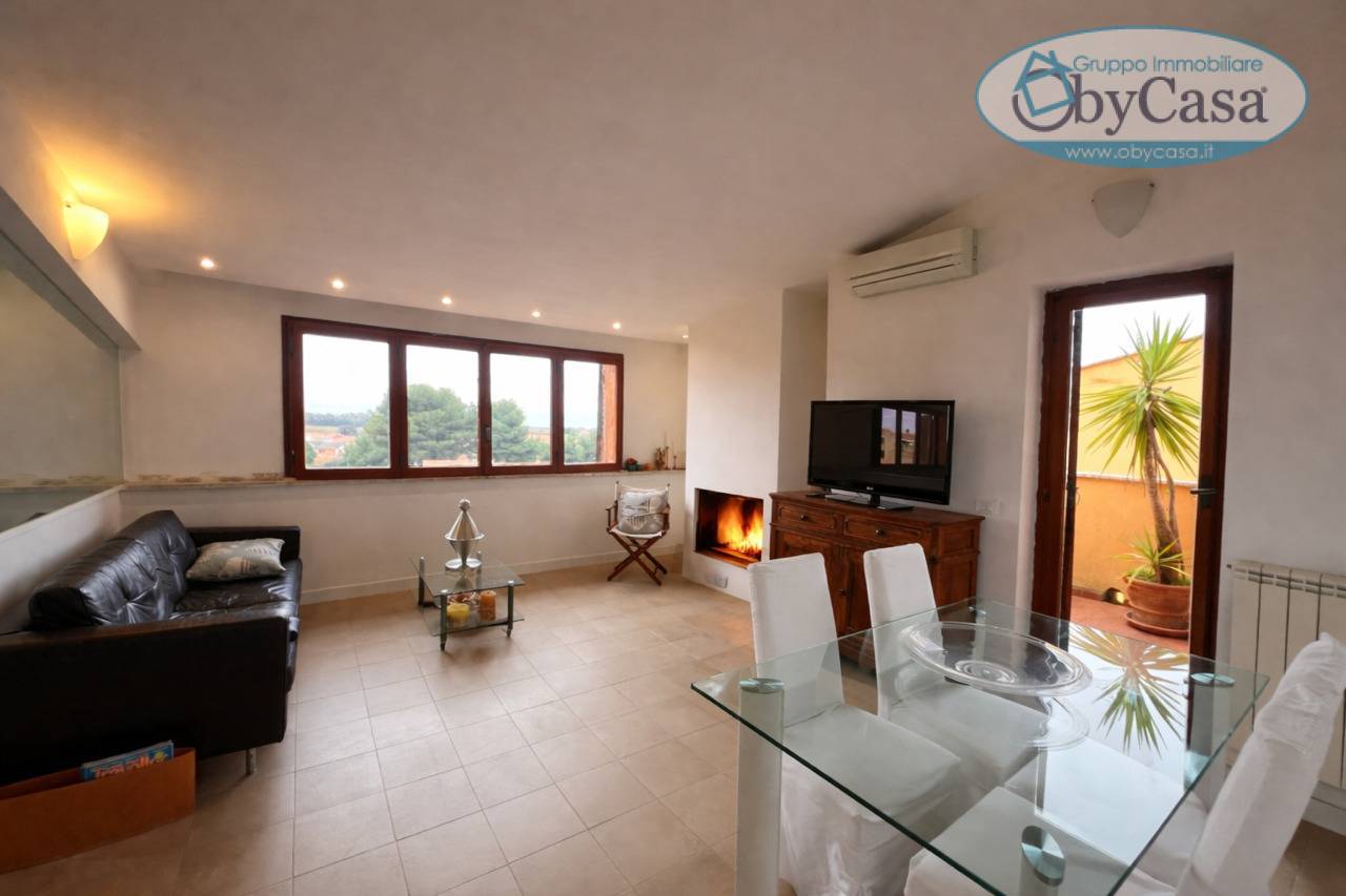 Appartamento 4 locali in vendita a Ladispoli, Marina San Nicola