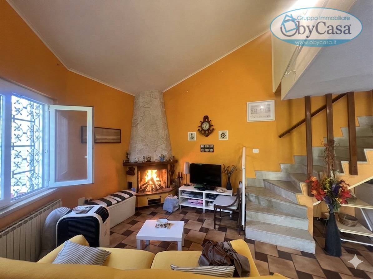Villa Quadrifamiliare in vendita a Ladispoli, Marina San Nicola
