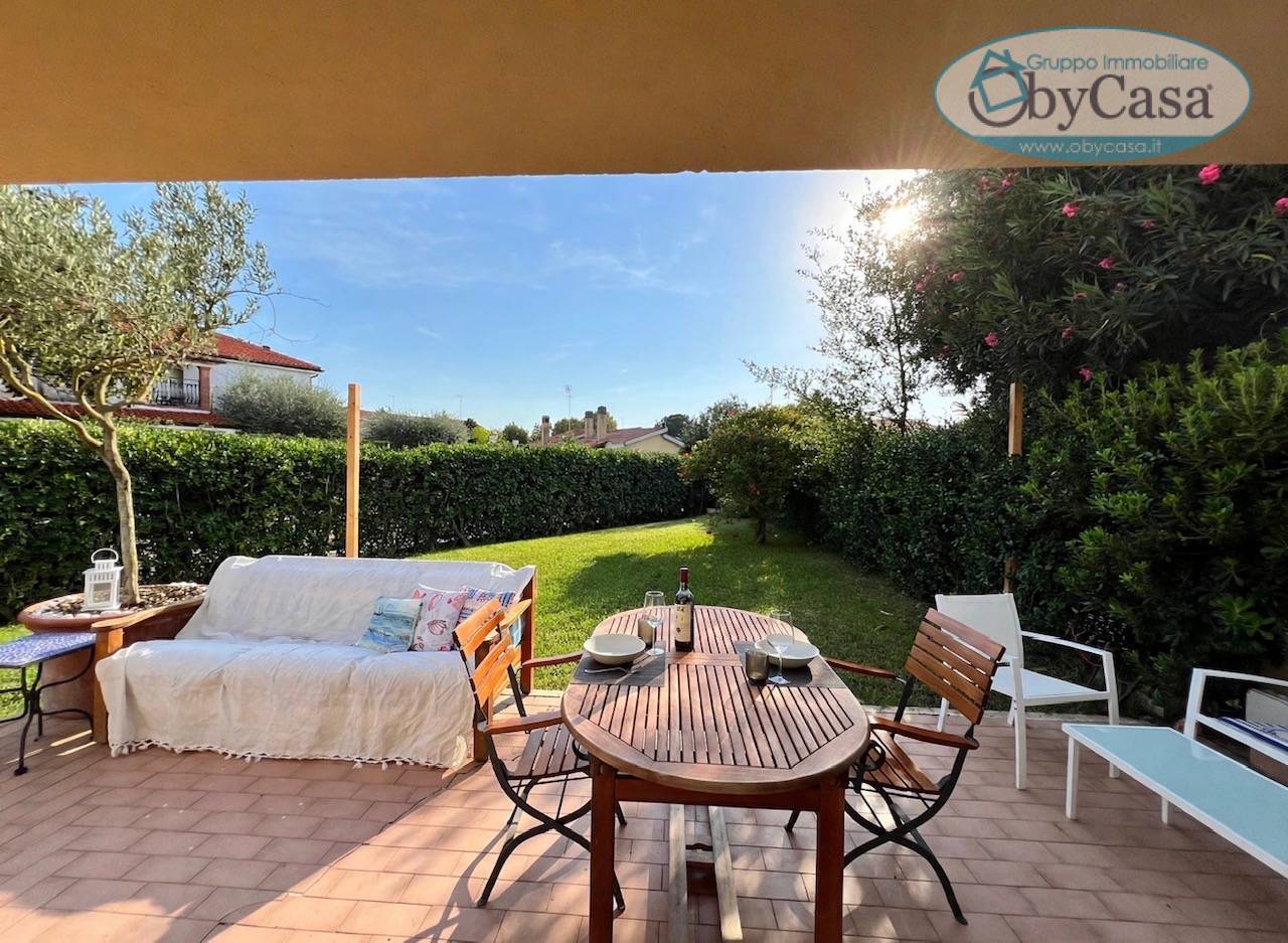 Villa Quadrifamiliare in vendita a Ladispoli, Marina San Nicola