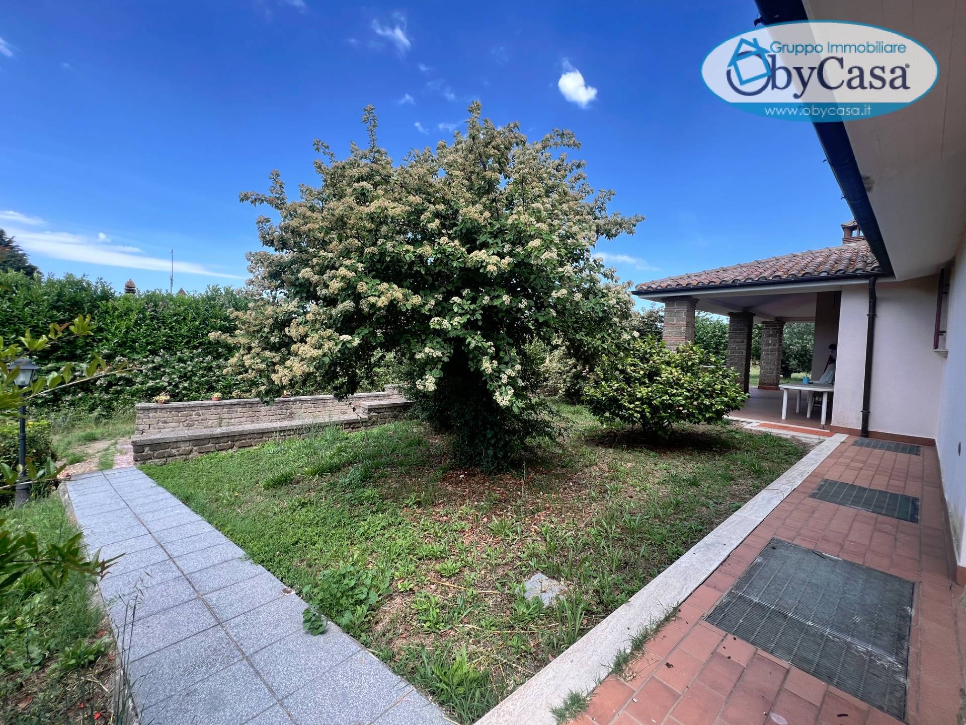 Villa Trifamiliare in vendita a Oriolo Romano