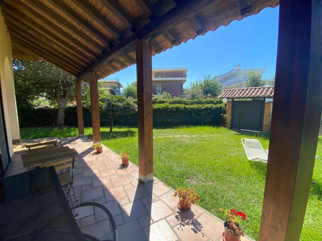 Villa in vendita a Fiumicino, Fregene