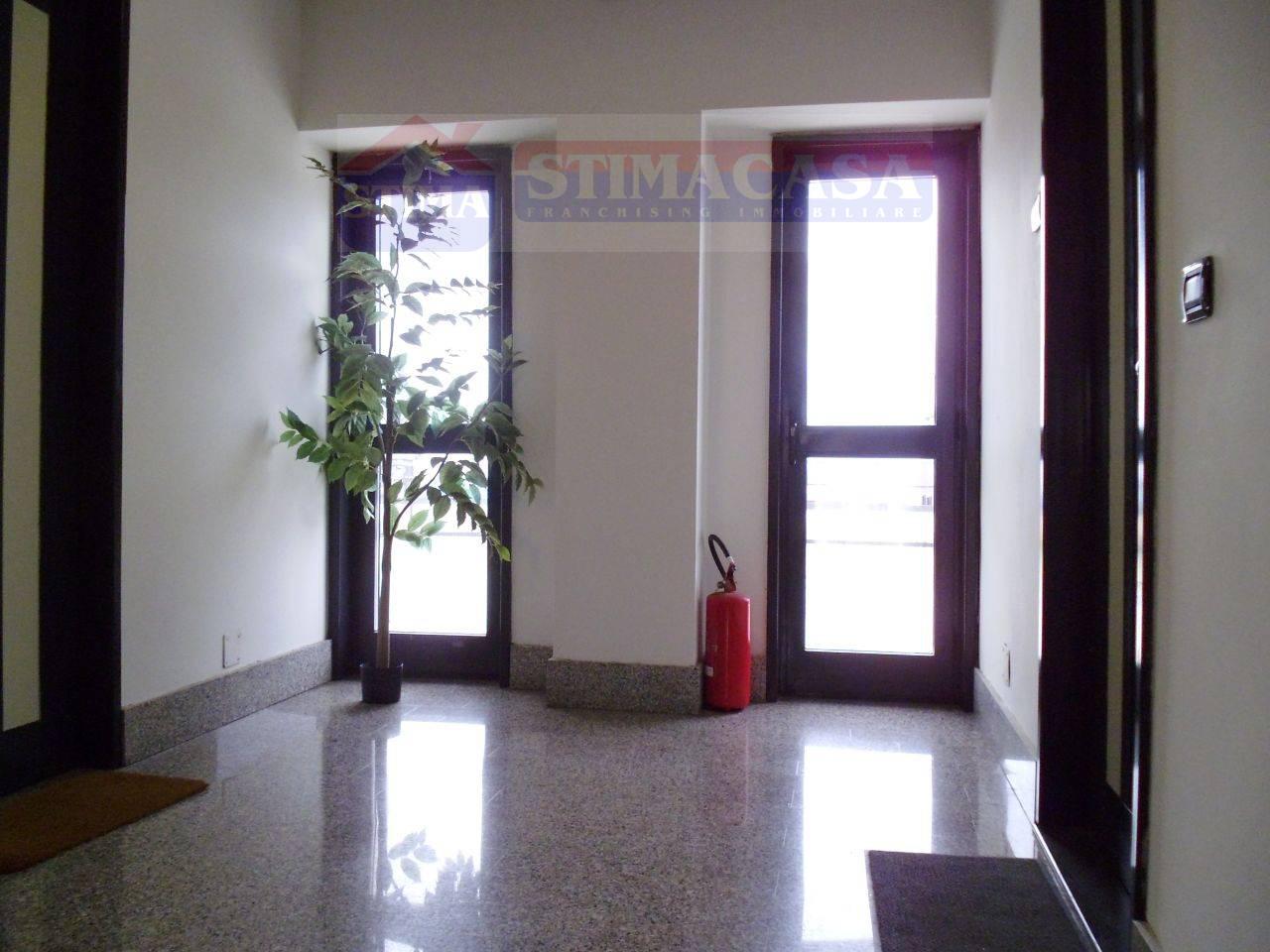 Ufficio in affitto a Casoria