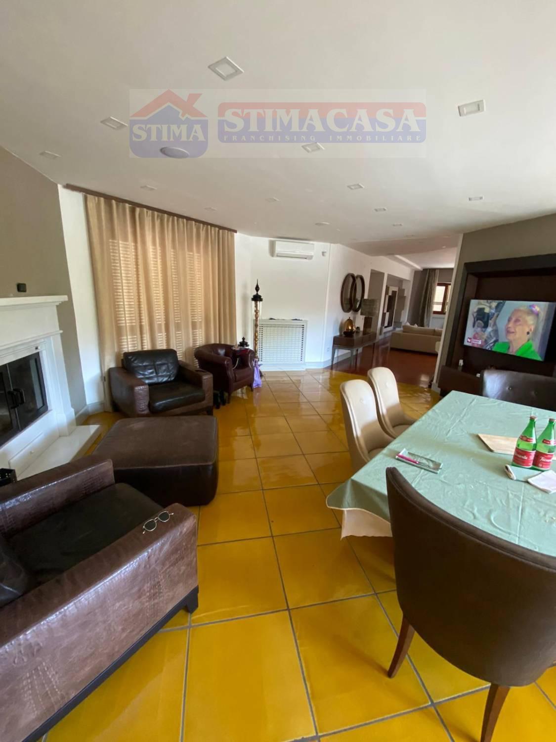 Villa Bifamiliare in affitto a Casoria