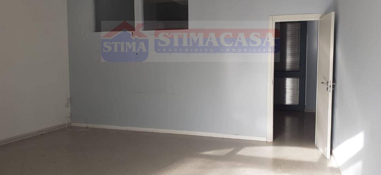 Ufficio in affitto a Casoria