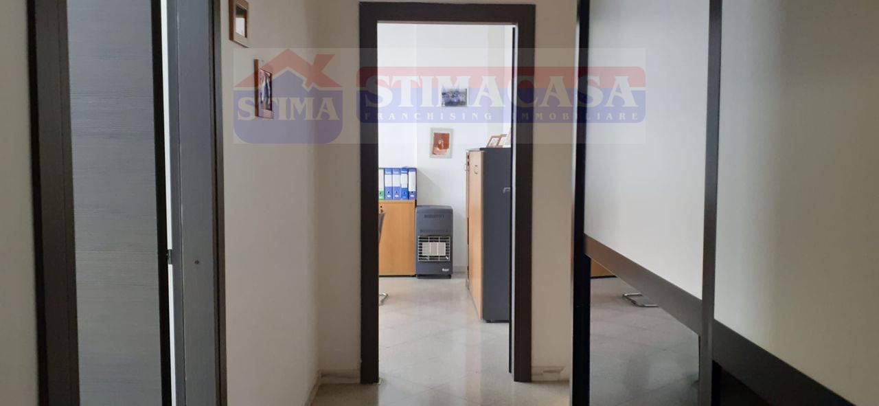 Ufficio in affitto a Casoria