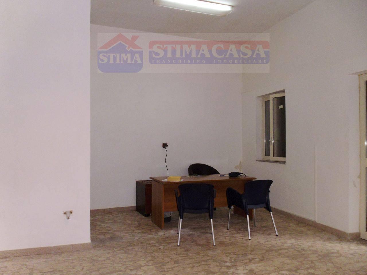 Ufficio in affitto a Afragola