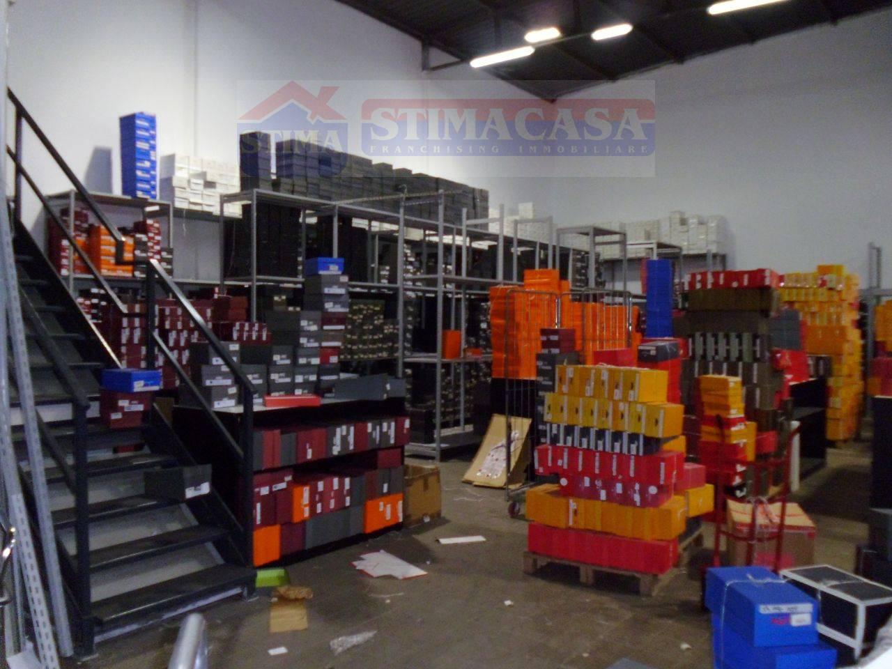 Capannone in affitto a Casoria