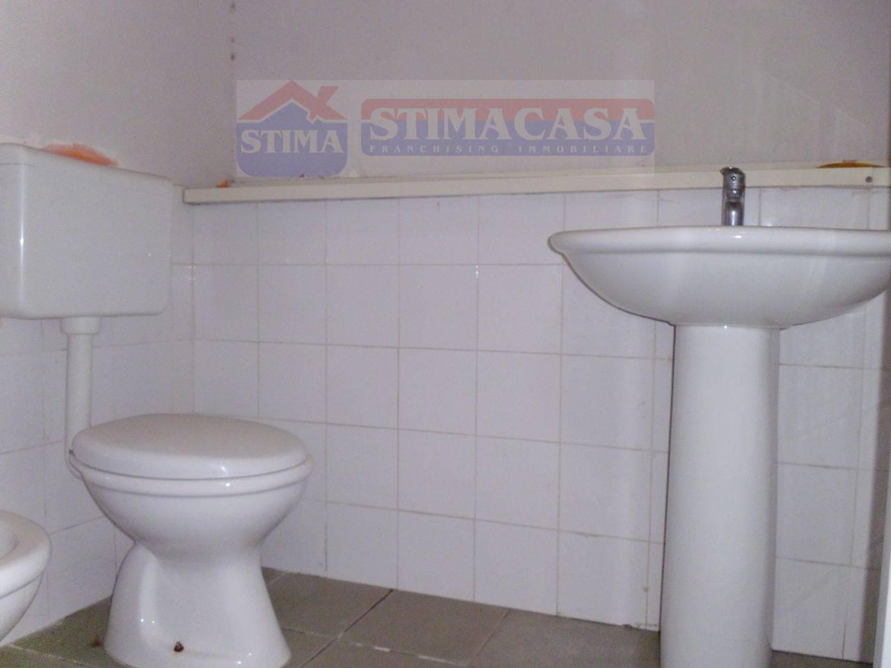 Capannone in affitto a Casoria