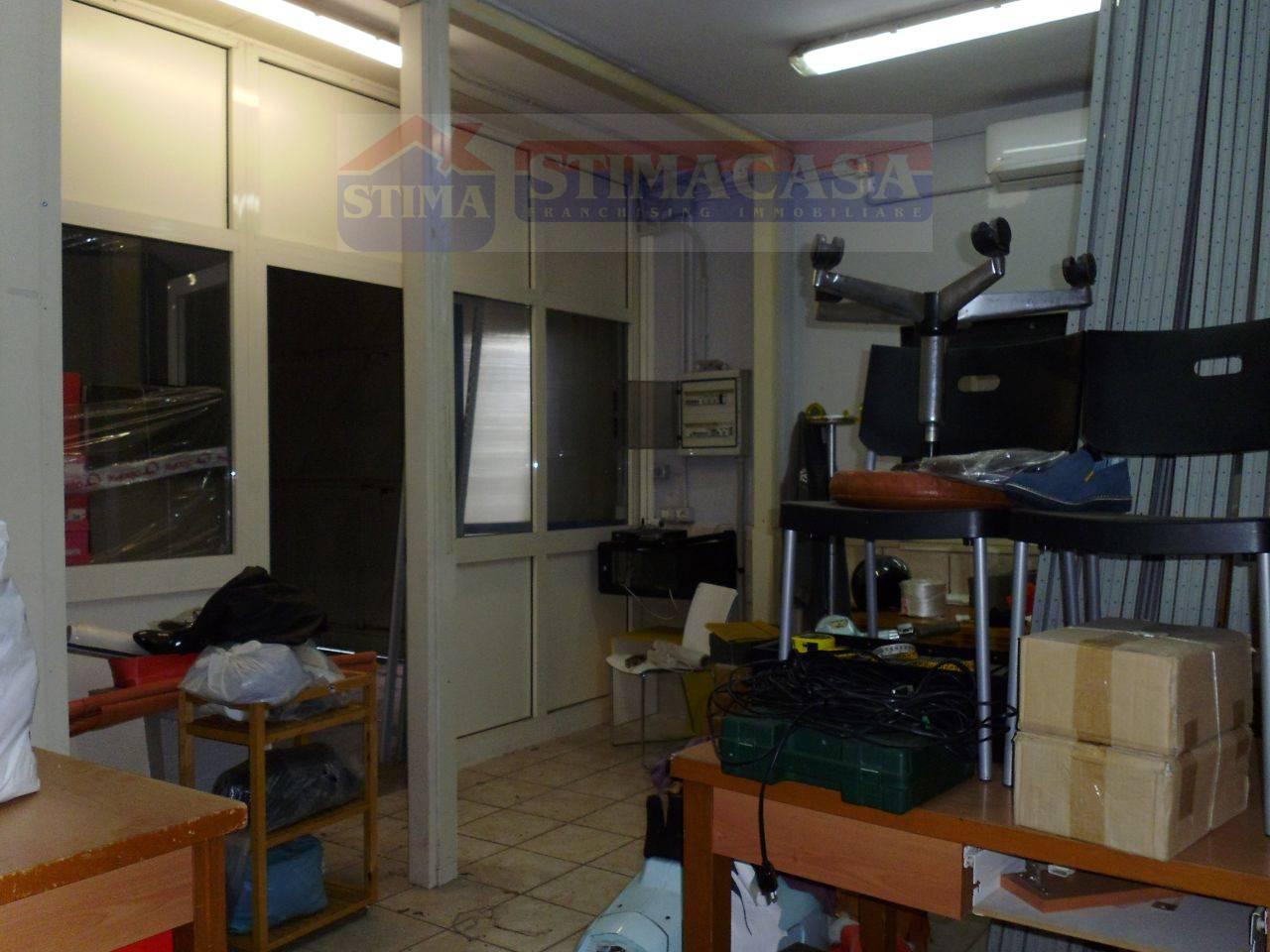 Capannone in affitto a Casoria