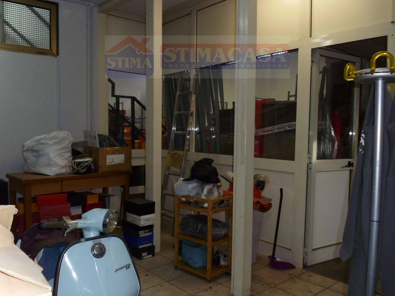 Capannone in affitto a Casoria