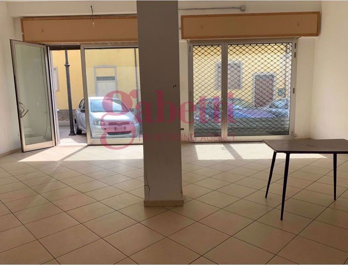 Negozio in affitto a Quartu Sant'Elena