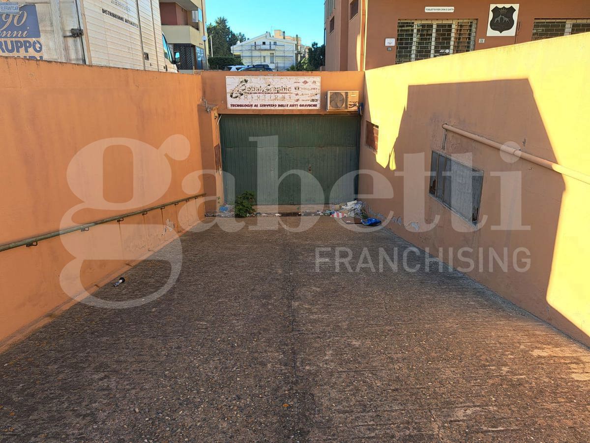 Magazzino in vendita a Quartu Sant'Elena