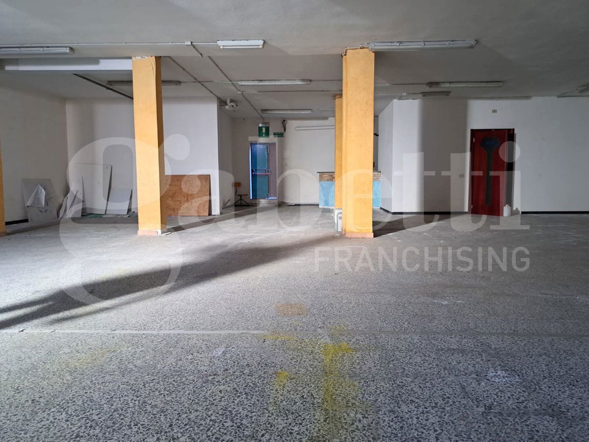 Magazzino in vendita a Quartu Sant'Elena