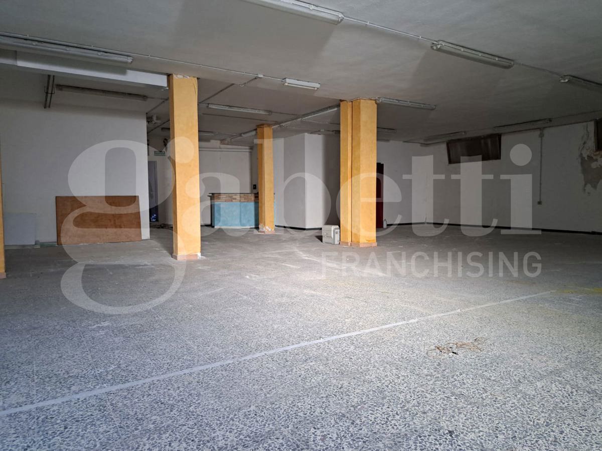 Magazzino in vendita a Quartu Sant'Elena
