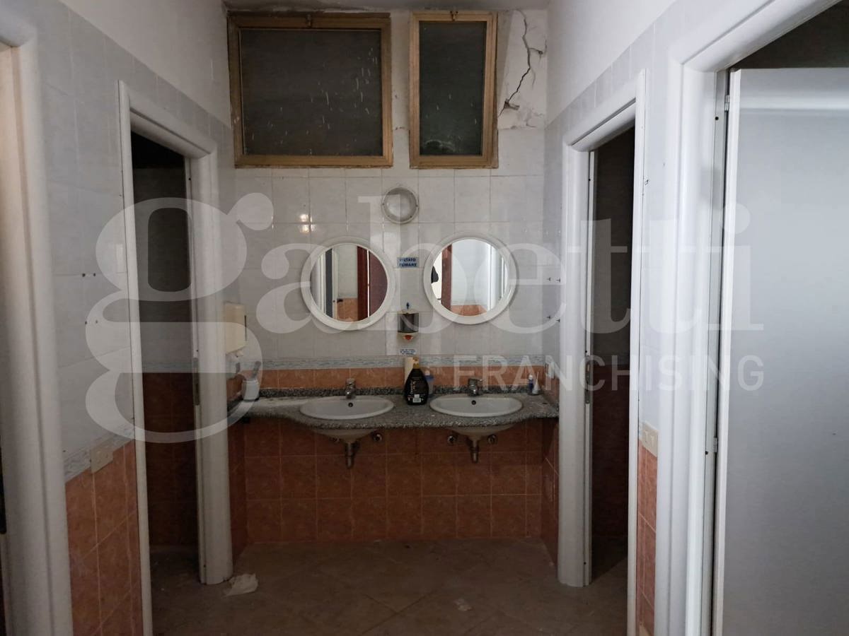 Magazzino in vendita a Quartu Sant'Elena