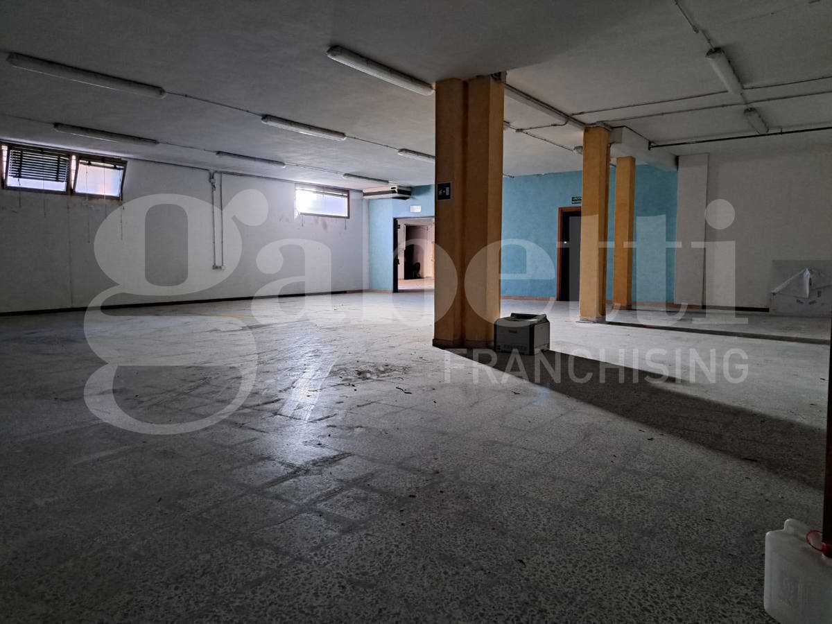 Magazzino in vendita a Quartu Sant'Elena