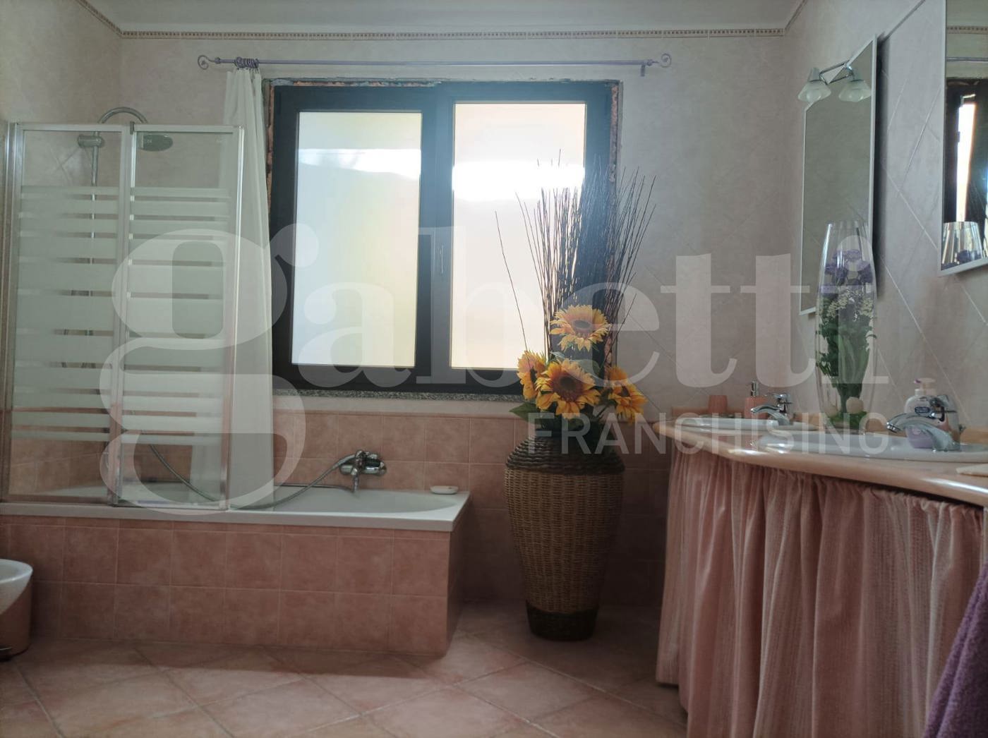 Villa Bifamiliare in vendita a Quartu Sant'Elena