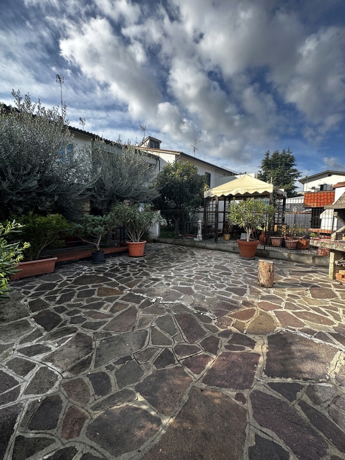 Villa con giardino a Campi Bisenzio