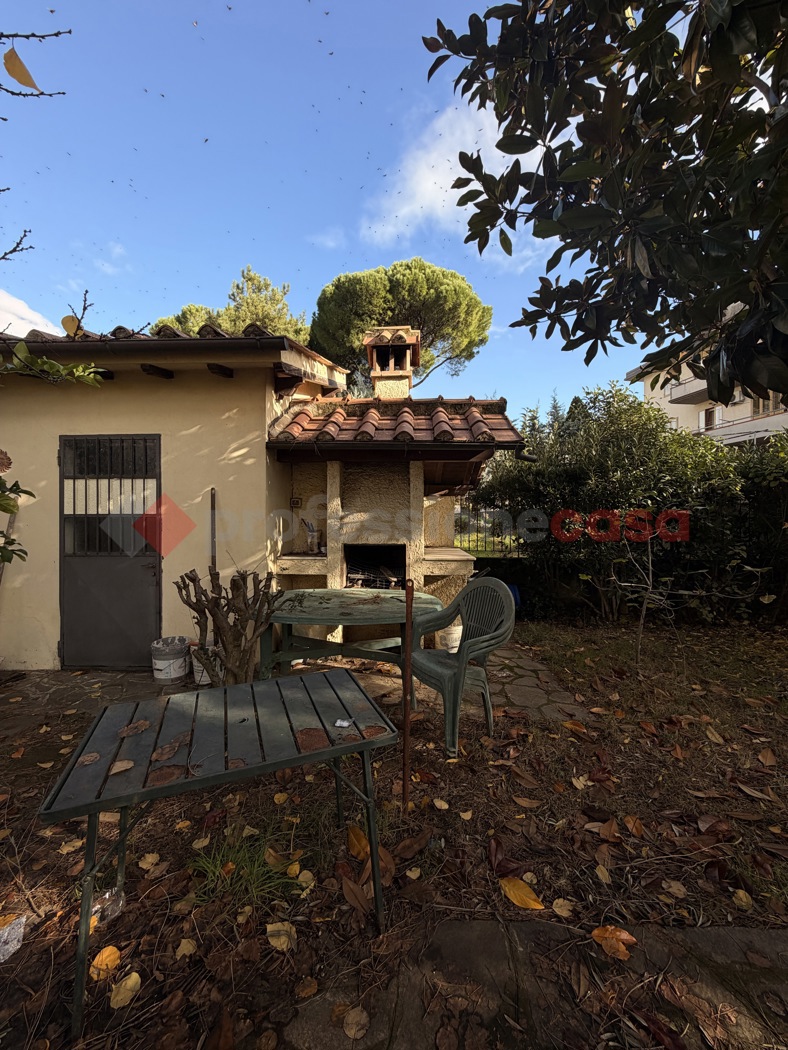 Casa indipendente in vendita a Prato