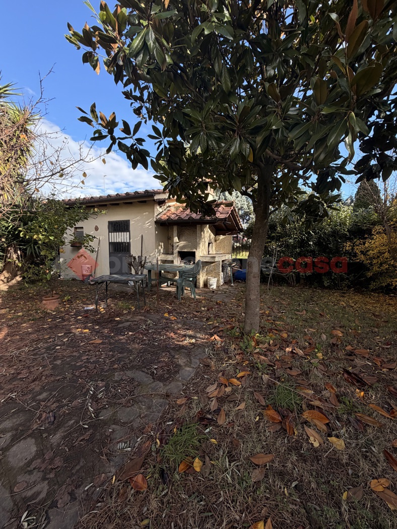 Casa indipendente in vendita a Prato