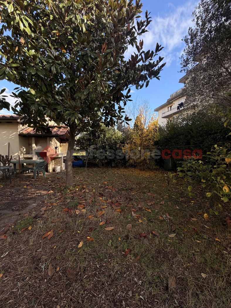 Casa indipendente in vendita a Prato