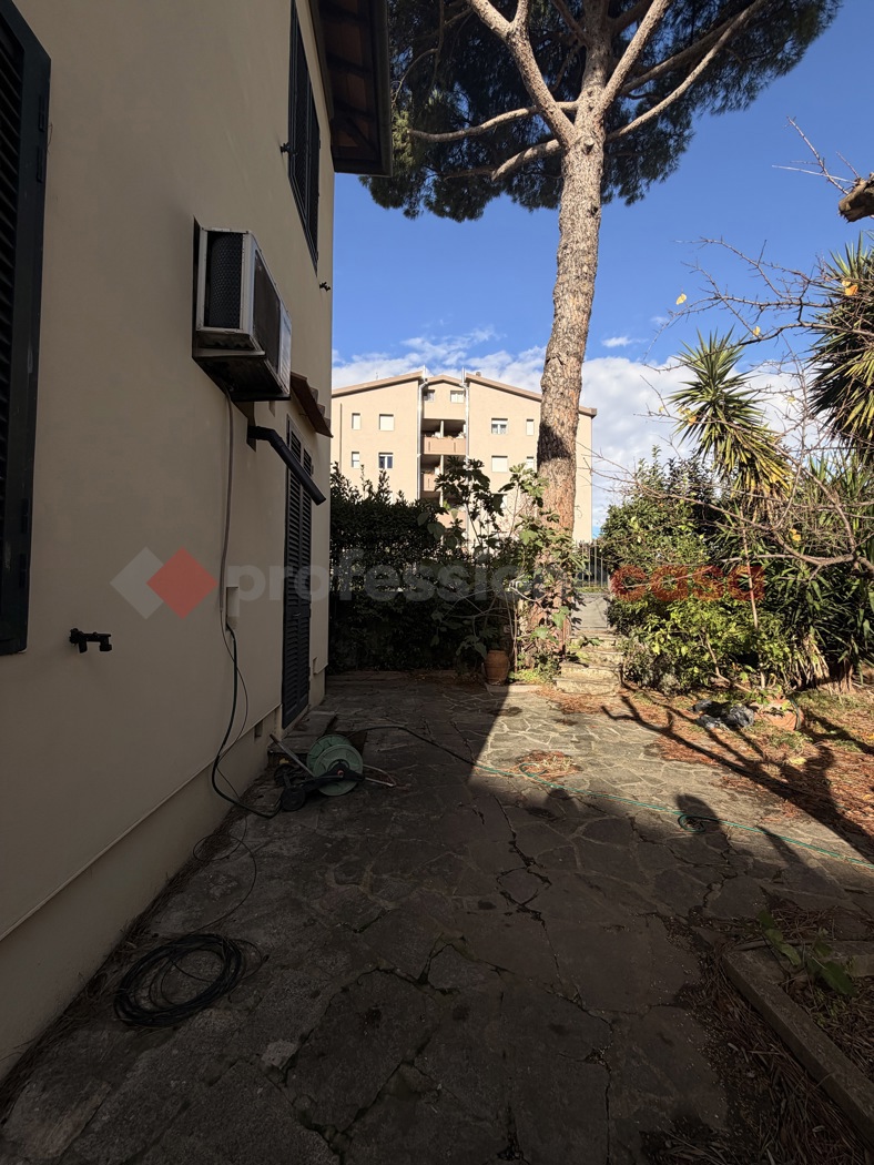 Casa indipendente in vendita a Prato